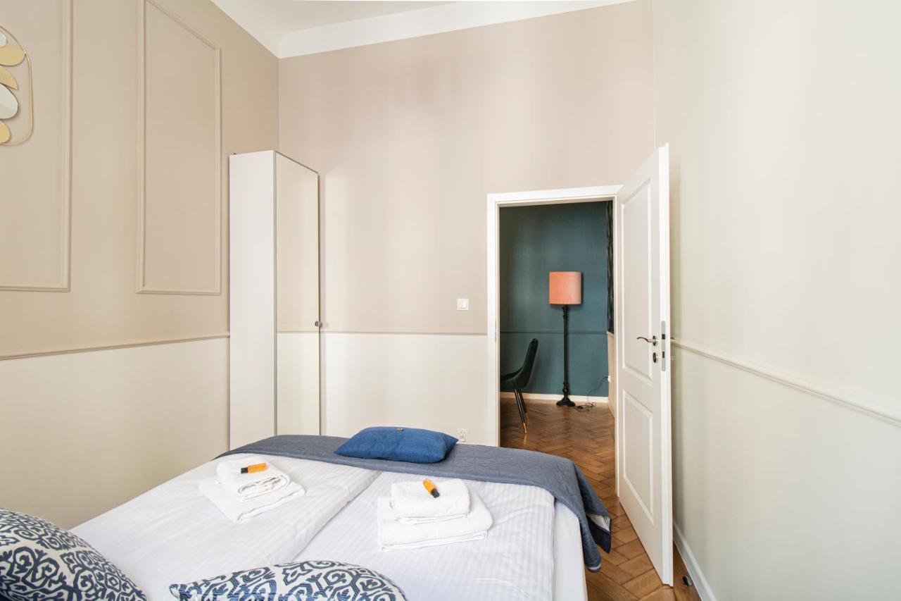 Modern Apartments Pilsudskiego Street Красков Екстериор снимка