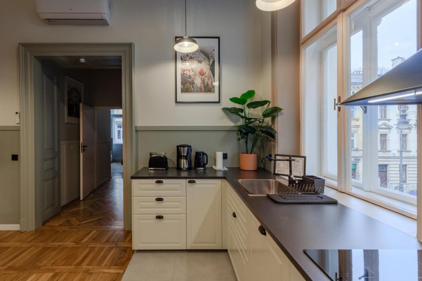 Modern Apartments Pilsudskiego Street Красков Екстериор снимка